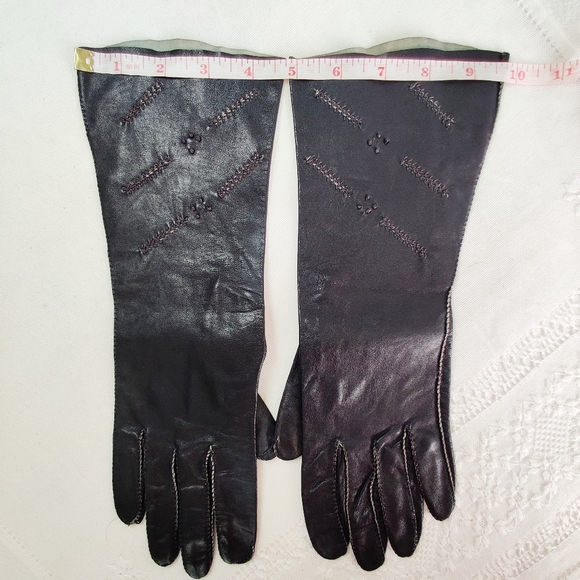 Black Leather Designer Gloves, Marcel Wagner Original Vintage, Cut Work on Back - Picture 9 of 10